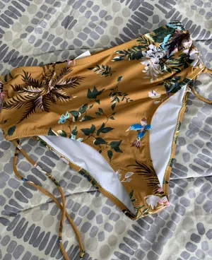 High Waisted Bikini Bottom Size M thumbnail 1