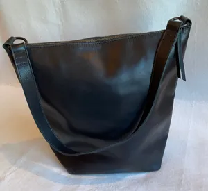 Fashionable Local and Global Sturdy Black Leather Shoulder Bag Purse thumbnail 1