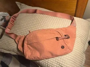Lululemon Everywhere Belt Bag thumbnail 1