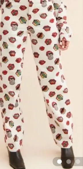 Wrangler Barrel 652 high rise read my lips Rolling Stones jeans. Size 30x31 thumbnail 1