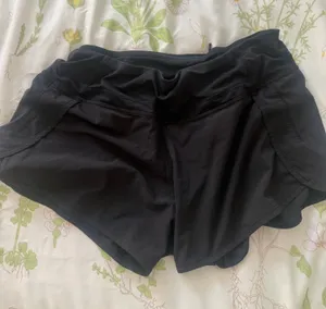 Lululemon Shorts Hotty Hot 2.5" Black thumbnail 1