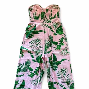 ASOS DESIGN bandeau button front jumpsuit with pockets in tropical print Sz 2 thumbnail 4