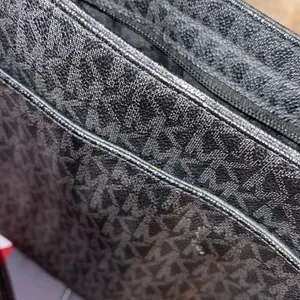 Michael Kors Mk Jet Set Messenger Bag thumbnail 8