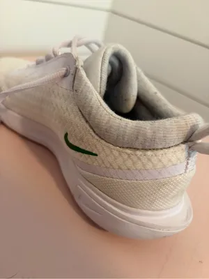 Nike White and Green Tennis Shoes thumbnail 6