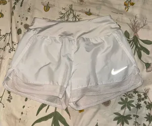 Nike shorts white thumbnail 1