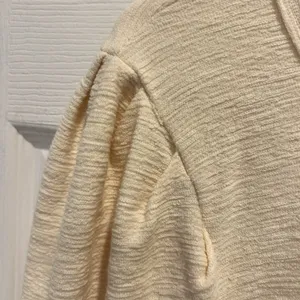 Polagram Cream Textured Puff Sleeve Top with Floral Contrast Cuffs M Cottagecore thumbnail 5