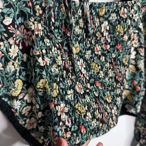 NWT Black Smocked Crop Top Floral Puff Sleeve Tie‎ Back Boho Romantic Medium thumbnail 7