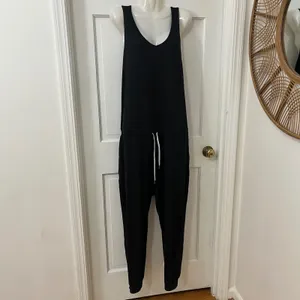 Vuori Lux Performance Jumpsuit Women XXL Black Sleeveless Jogger Activewear thumbnail 2