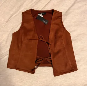 Stoosh Brown Tie Top- Boot Barn NWT thumbnail 1