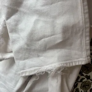 White Levis thumbnail 2
