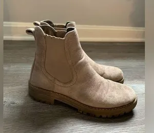 Cliffs Booties Chelsea Boots Tan Nude Beige Comfy Boots Size 7 M thumbnail 1
