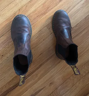 Doc Martens Chelsea Boots thumbnail 1