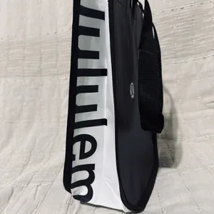 Lululemon Athletica Reusable Monochrome Tote‎ thumbnail 11