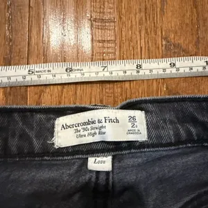 Abercrombie & Fitch 90’s ultra high rise straight black wash jeans 26/2 s thumbnail 6