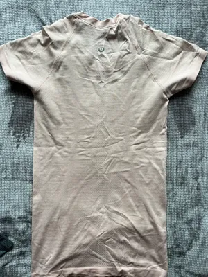 Lululemon Swiftly Tech Short Sleeve thumbnail 2