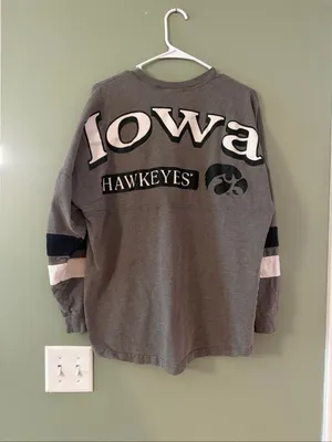 Gray Long Sleeve Iowa Hawkeyes Graphic Tee Size M thumbnail 3