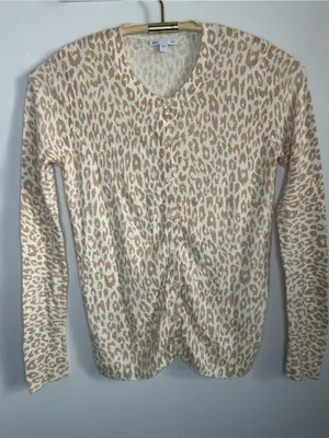 GAP Women's Leopard Print Button-Front Crewneck Cardigan Lightweight Sweater thumbnail 10