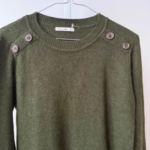 Pink‎ Clover sz S Green Crew Long Sleeve Sweater Preppy Casual Minimalist NWOT thumbnail 2