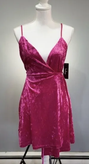 CLEARANCE! Pink Lulu’s Velour Wrap Dress Size M NWT thumbnail 1
