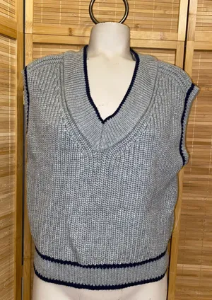 Abercrombie & Ditch Women's Grey black stripe trim V-Neck Knit Sweater Vest S thumbnail 1