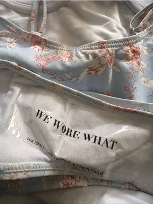 WeWoreWhat Danielle Floral One Piece Swimsuit – NWOT thumbnail 6