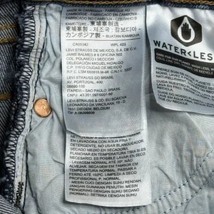 Levi's Premium Wedgie Straight Jeans Womens 23 High Rise Crop Raw Hem Blue 23x26 thumbnail 4