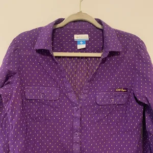 Columbia Womens Size Medium Purple Gold LSU Tigers Embroidered Button Up Blouse thumbnail 2