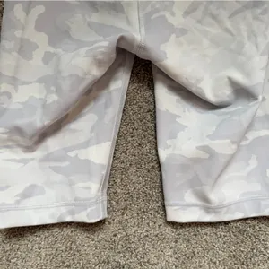 Lululemon Wunder Under Short 10" *Ribbed in Incognito Camo Jacquard White Size 4 thumbnail 15