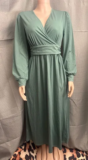 New medium dress with pockets and long sleeve thumbnail 1