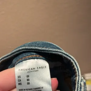 American Eagle Women’s Mom Jeans Denim Jean Shorts Size 00 thumbnail 7