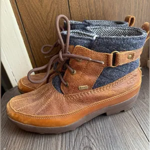 UGG Waterproof Leather Duck Boots Herringbone Wool Collar‎ Brown Lace Up size 8 thumbnail 1