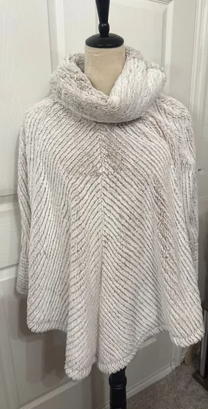 Capote Faux Fur Cape Poncho S/M Cream Plush Turtleneck Cowl Neck Winter thumbnail 1