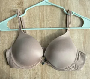 Victoria's Secret Light Nude Padded T-Shirt Bra thumbnail 1