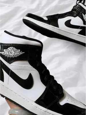 Nike Air Jordan 1 Mid Black White Panda Sneakers, size 7 womens thumbnail 3