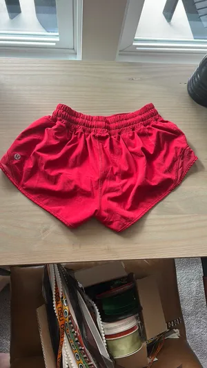 Lululemon Hotty Hot Low-Rise 2.5" thumbnail 4