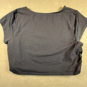 Old Navy Active PowerChill Ruched Side Crop Top Gray XL Go-Dry Workout Shirt thumbnail 3