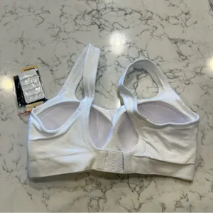 NWT Truekind White Daily Comfort Wirefree Shaper Bra Size Small‎ thumbnail 2