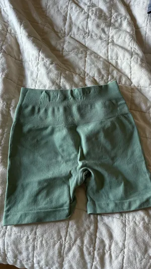 Aurola Amazon Gym Butt Scrunch Shorts thumbnail 2