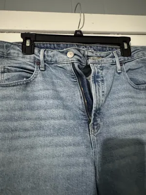Old Navy Extra High-Waisted Sky-Hi Wide-Leg Jeans thumbnail 4