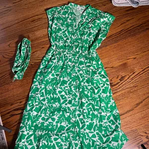 Free Assembly Belted Utility Dress Size M Green White Floral Print Midi thumbnail 5
