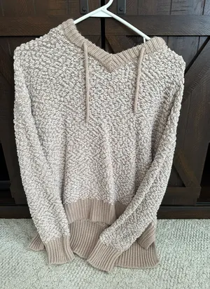 Sweater thumbnail 1