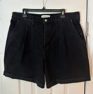 Abercrombie Ultra High Rise Shorts thumbnail 1