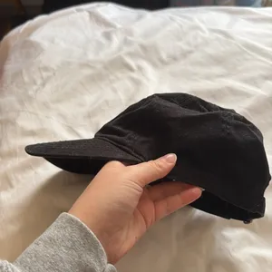 Disney Minnie Mouse Black Adjustable Baseball Cap thumbnail 4