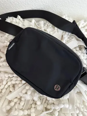 LULULEMON Everywhere Belt Bag in Black NWOT thumbnail 2