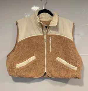 Cream and Camel Sherpa‎ Old Navy Zip Front Vest thumbnail 1