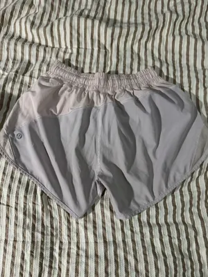 Lululemon Tracker Shorts 2.5" thumbnail 2
