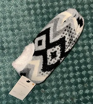 A New Day Slipper socks with grips one size NWT thumbnail 1