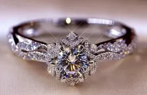 Vintage CZ Inlaid Rhinestone Retro Flower Design Ring Size 7 thumbnail 1