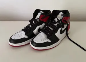 Nike Jordan 1s thumbnail 1