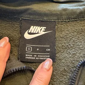 Nike Olive Green 1/4 zip Sweatshirt thumbnail 4